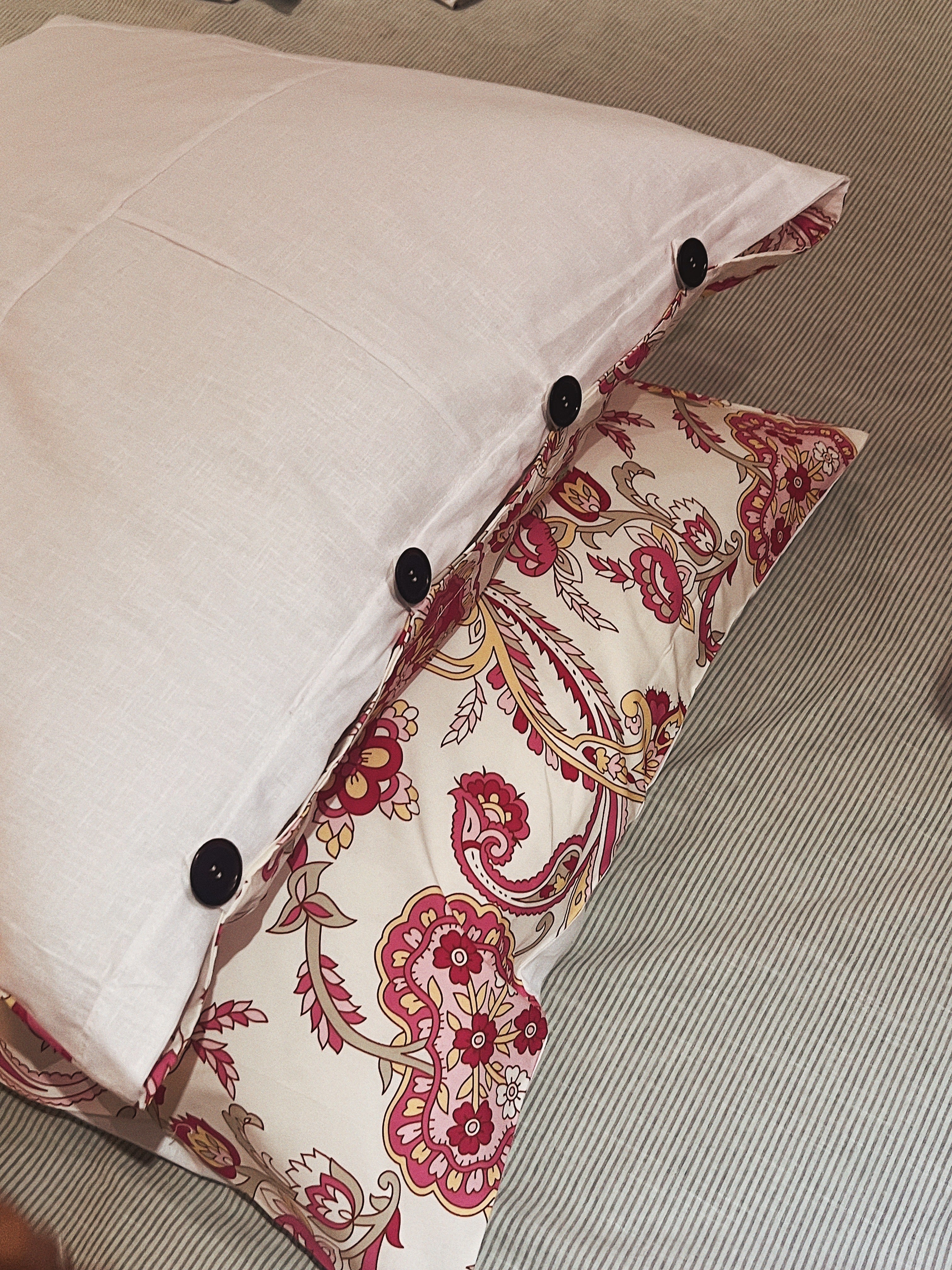 Printed pillow - Pair