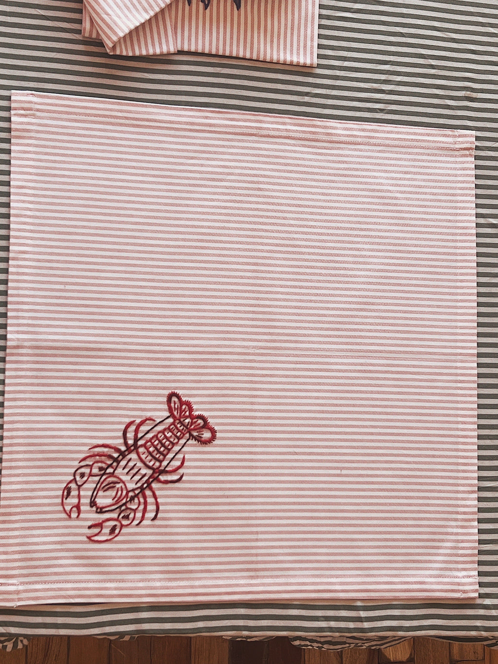 Shellfish napkin